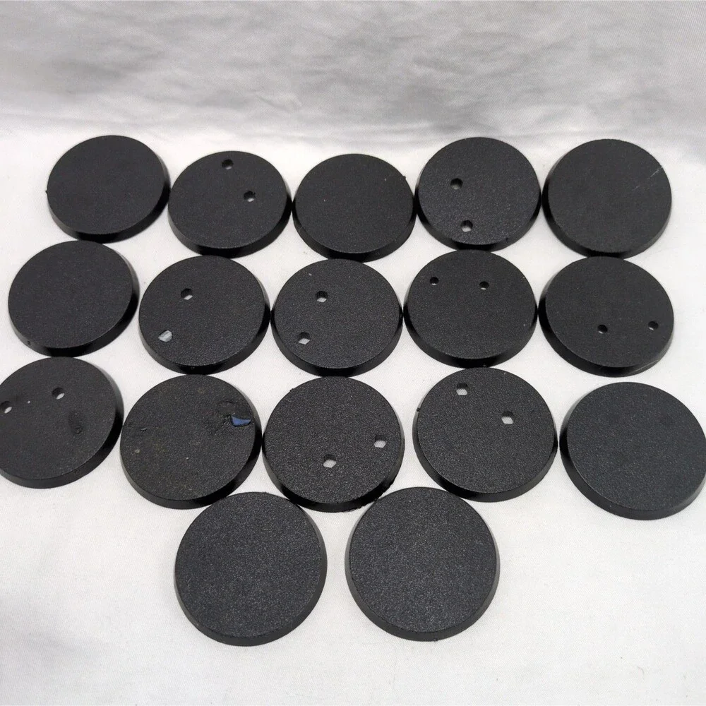 (17) 1999 Games Workshop 40mm Round Miniature Bases